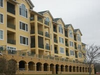 Building Photo - Now accepting application for 2 bedroom 2 ...