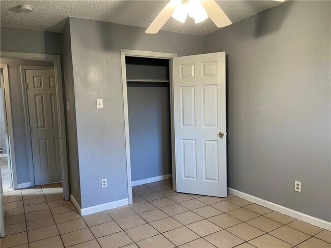 Building Photo - 8542 Dinkins St