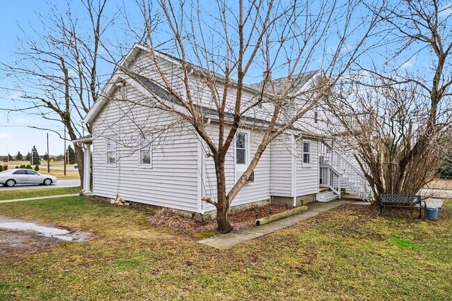 Building Photo - 8009 E Bristol Rd