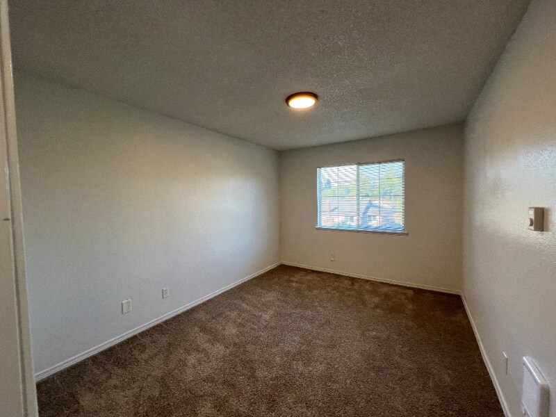 Building Photo - 17260 SW Heritage Ct