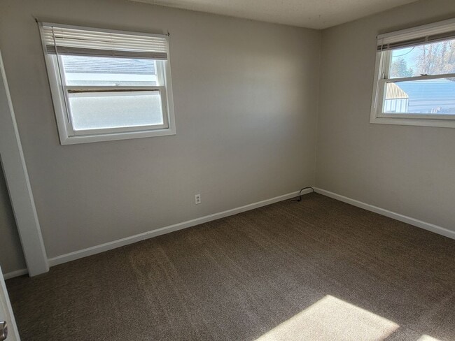 Building Photo - House with Full Basement
