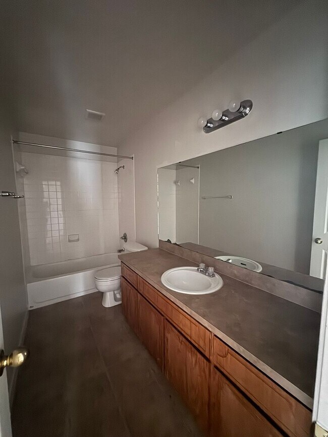 Building Photo - 1430 Shoshoni Trail
