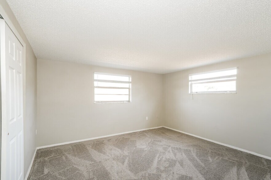 Building Photo - 11610 Meadow Dr