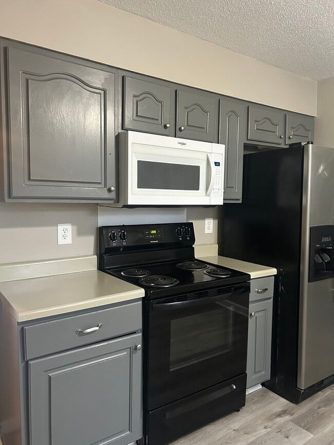 Building Photo - Four Bedroom Home in Harrison TN