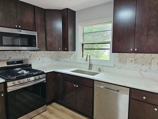 Building Photo - 1016 Concord Dr