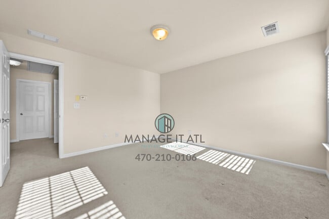 Building Photo - Beautiful and well maintenance three-story...