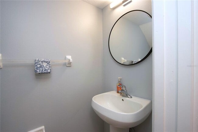 Building Photo - 824 Padua Ln