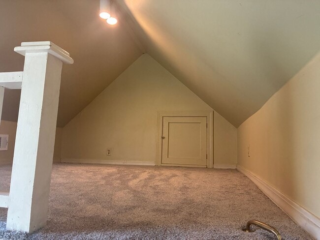 Building Photo - 1454