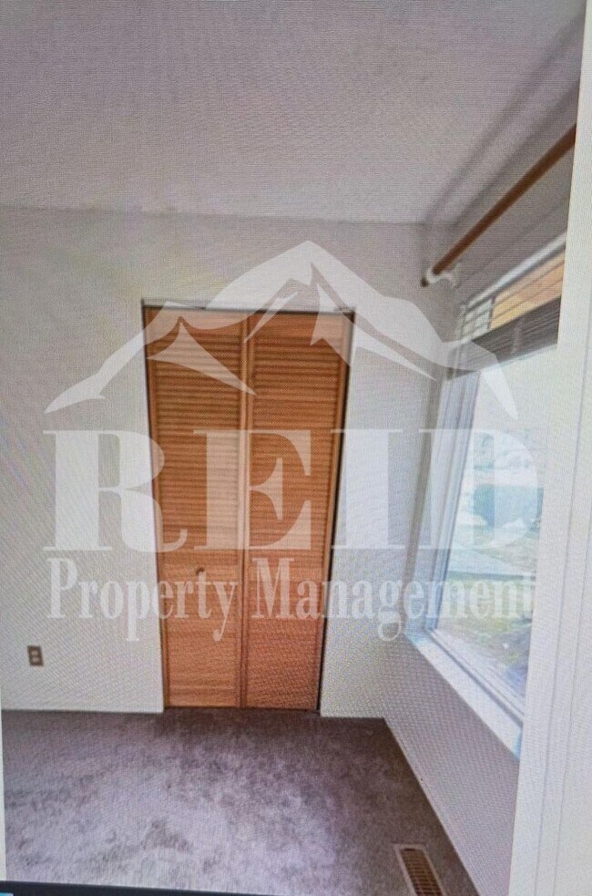 Building Photo - 3 BED 1.5 BATH RAMBLER - PORT ORCHARD