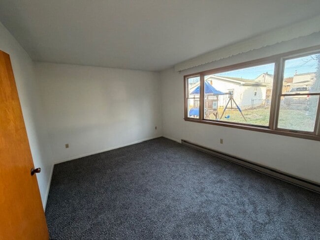 Building Photo - 1-bedroom in Hudson section of Plains