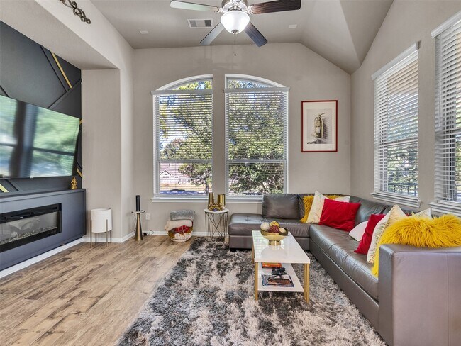 Building Photo - 12423 Alora Bluff Trail