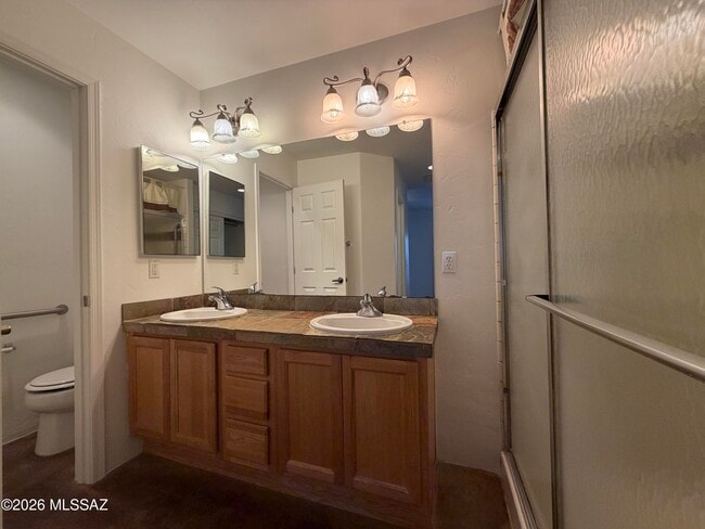 Building Photo - 1401 E English Ivy Ct