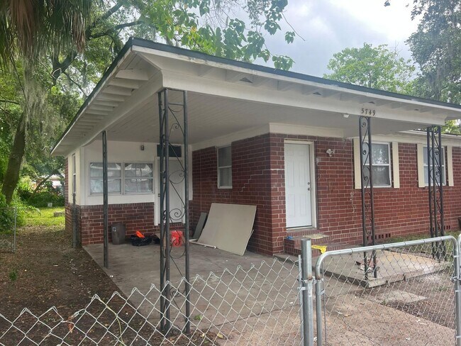 Building Photo - 5749 Merrill Rd