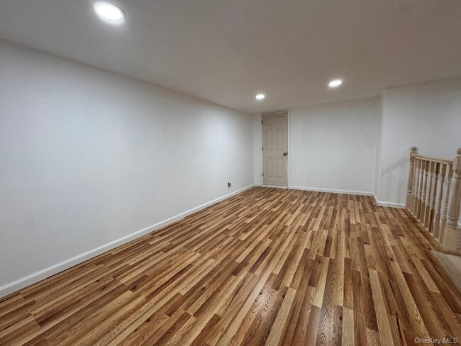Building Photo - 1245 Rhinelander Ave