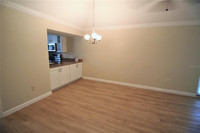 Building Photo - 1098 Villa Ln