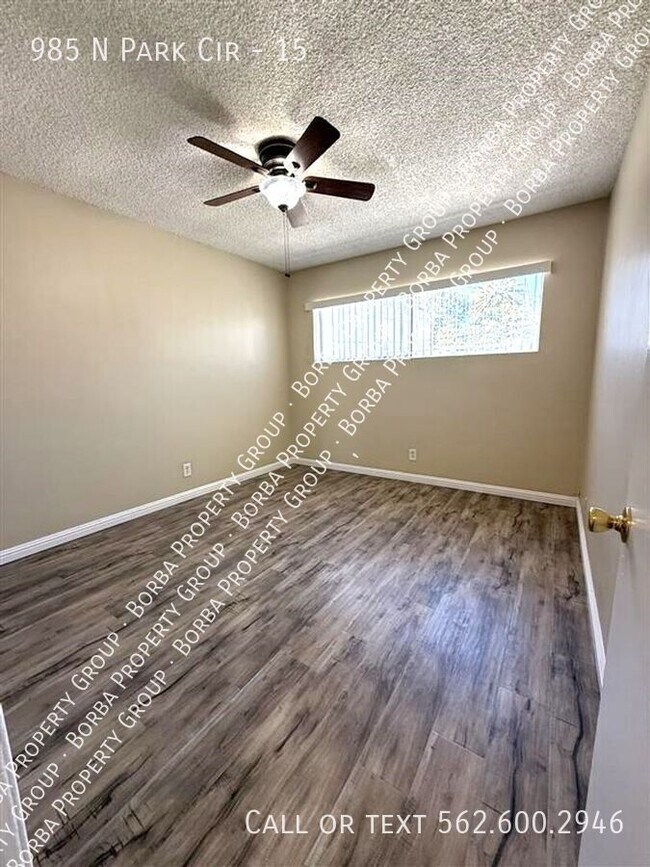 Building Photo - 985 N Pk Cir