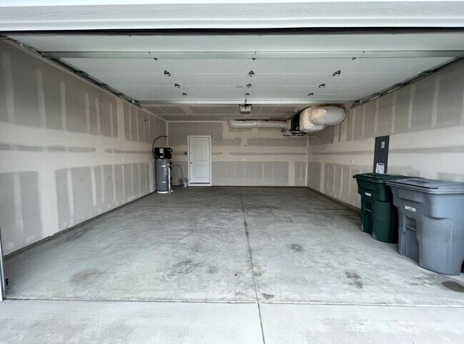 Building Photo - 2535 Brodie Ln