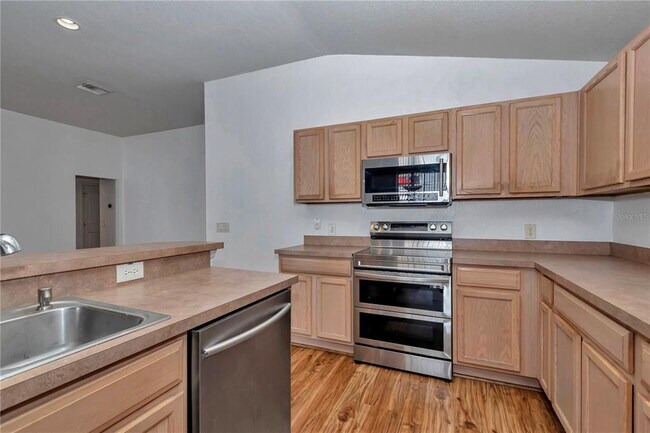 Building Photo - 5535 SW 41st St