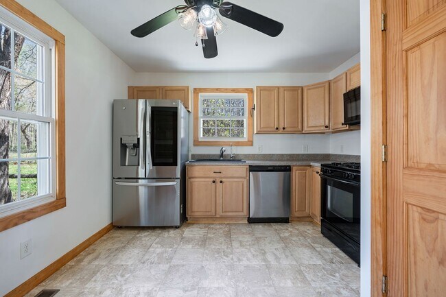 Building Photo - Fabulous Home near Silk Hope Chatham County - Cabin living close to Shakori