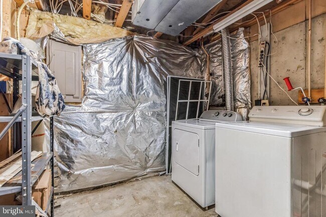 Building Photo - 2519 Dog Leg Ct