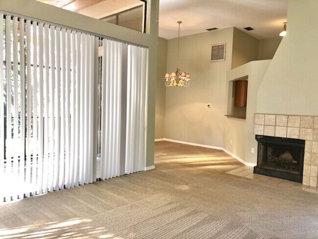 Building Photo - Available for move in February 2026!! Nice corner 2bed/2bath condo on 2nd floor with a spacious b...