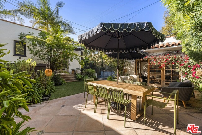 Building Photo - 105 S La Jolla Ave