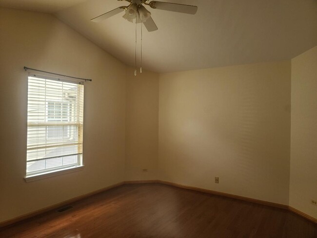 Building Photo - 1369 Orleans Dr