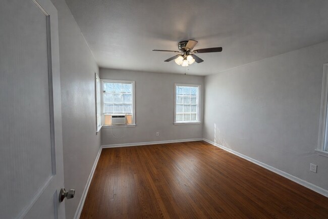 Building Photo - 2 Bedroom- Historic Monticello Park