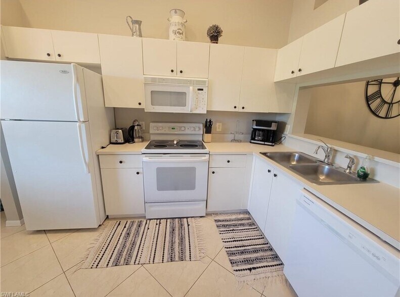 Kitchen - 6655 Huntington Lakes Cir
