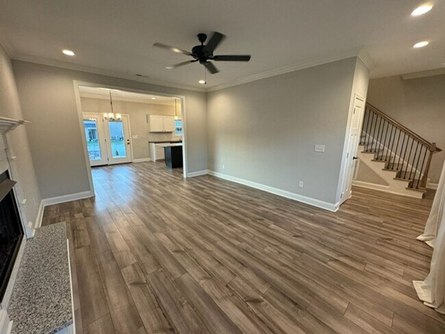 Building Photo - Knoxville 37920 - **COMING AVAILABLE August 1st** Beautiful single family home located in South K...