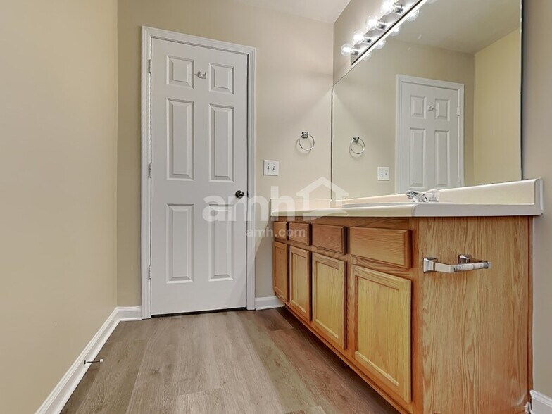 Building Photo - 189 Depot Ridge Rd