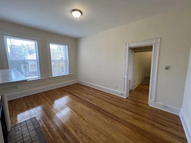 Building Photo - 2 Ware St