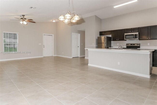 Building Photo - 873 SW Saltonstall Terrace