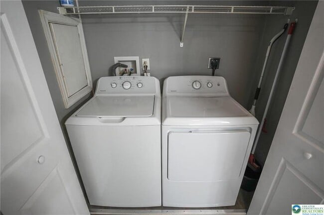 Building Photo - 637 Lehigh Ave