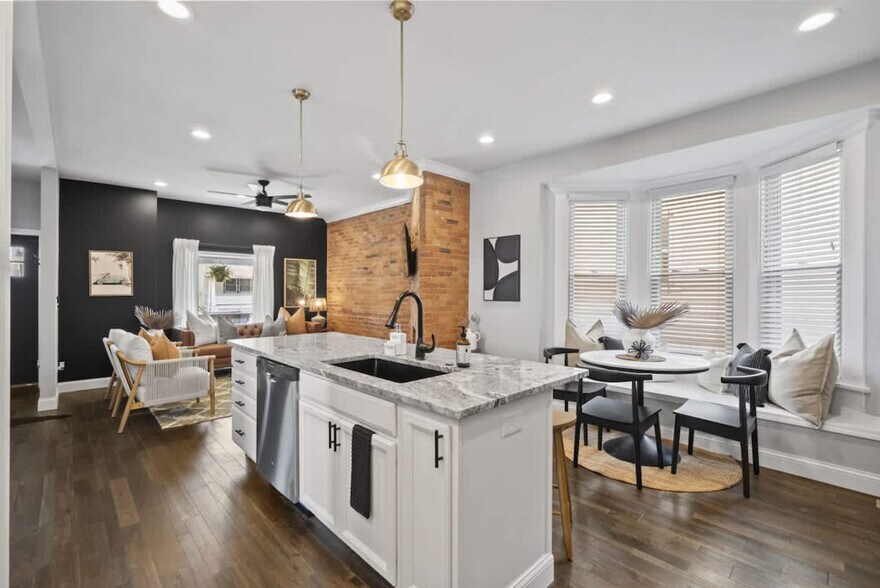 Building Photo - 530 Hanford St