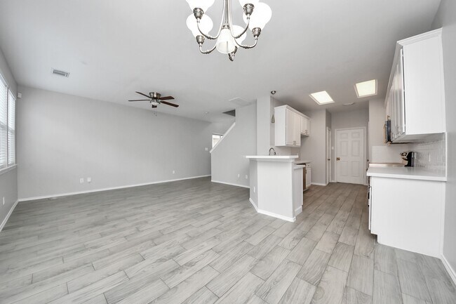 Building Photo - 16850 Brooktondale Ct