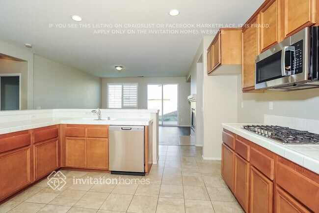 Building Photo - 5815 W Ave J 12