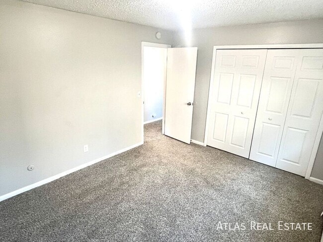 Building Photo - 415 St Vrain Pl