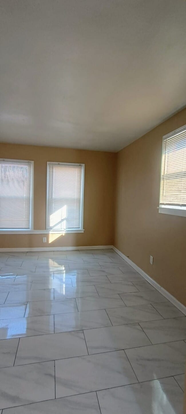 Building Photo - 8353 Alpine St