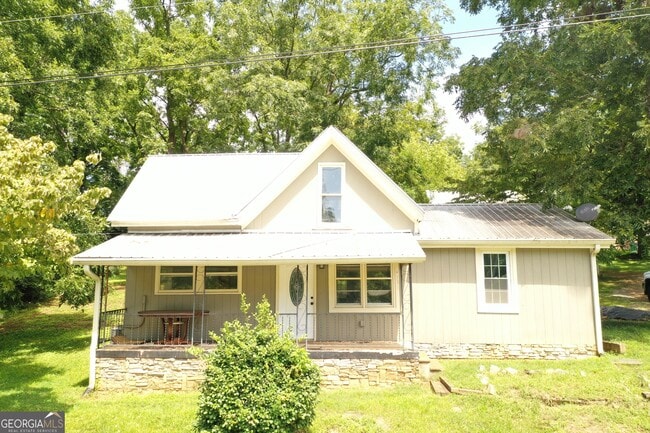 Building Photo - 135 Airport Rd