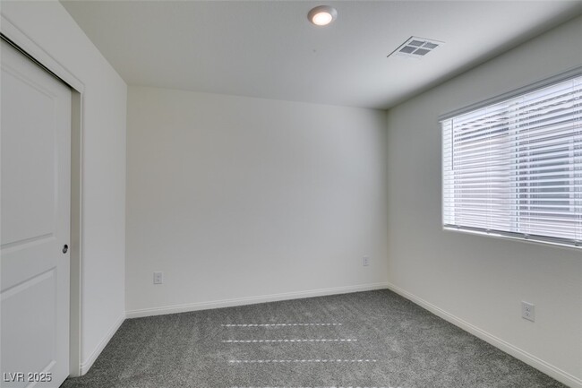 Building Photo - 2646 Snapdragon Fls Ave