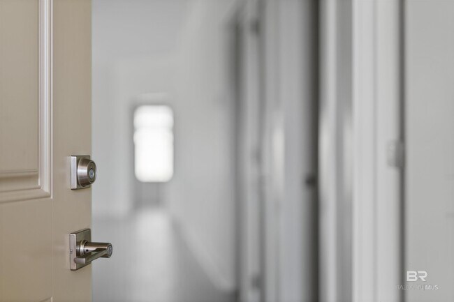 Building Photo - 501 Cotton Creek Dr