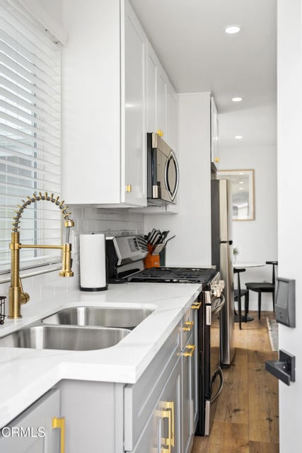 Building Photo - 894 Saratoga St