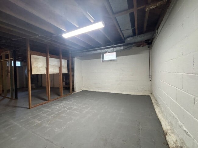 Building Photo - Stunning Three Bedroom Home In Essex