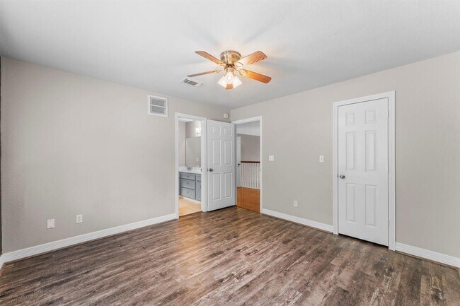 Building Photo - 9520 Chasewood Blvd