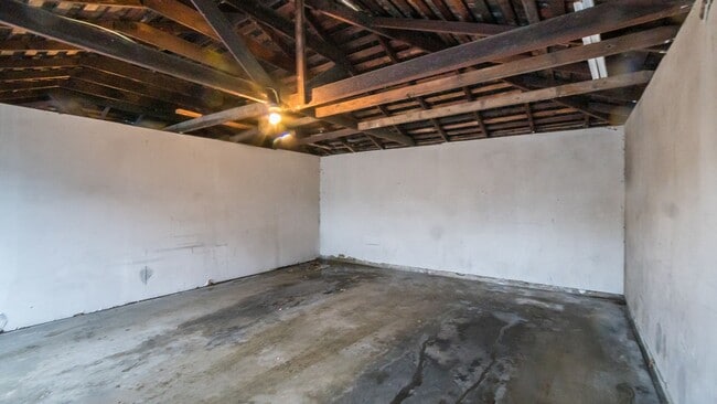Building Photo - 1570 Buena Vista Ave