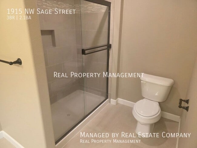 Building Photo - 1915 NW Sage St