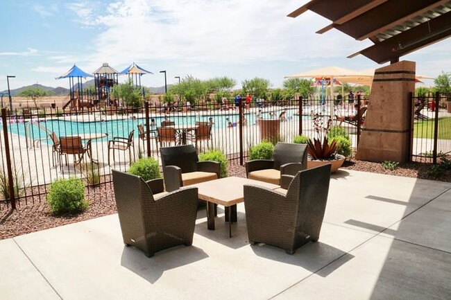 Building Photo - 2465 E Flintlock Dr