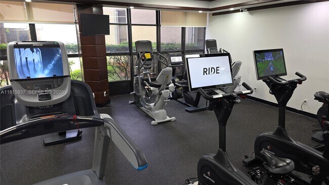 Building Photo - 18151 NE 31st Ct