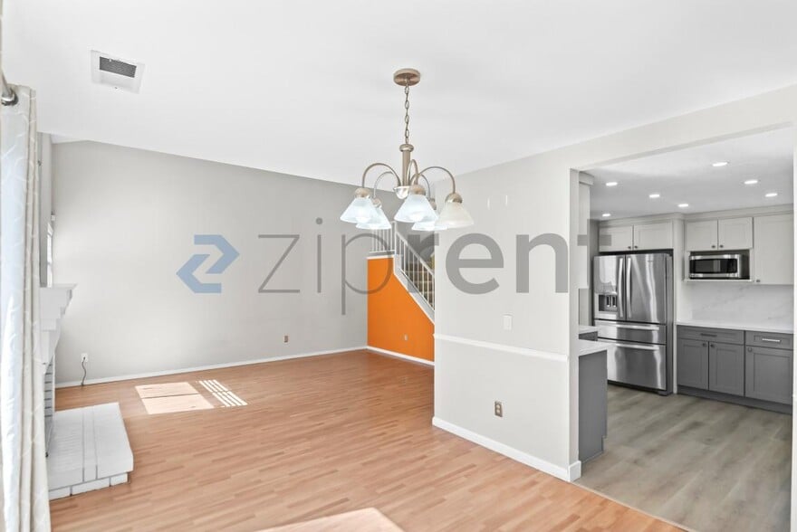 Building Photo - Unit